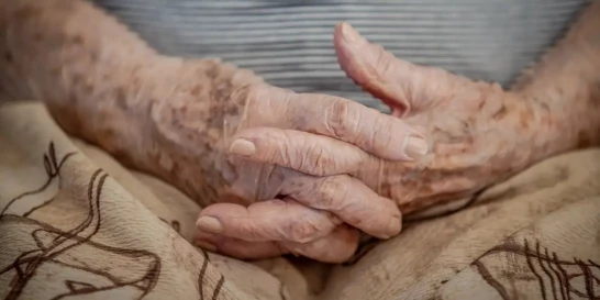 Aprovado projeto que transforma maus-tratos e abandono de idosos em crime hediondo