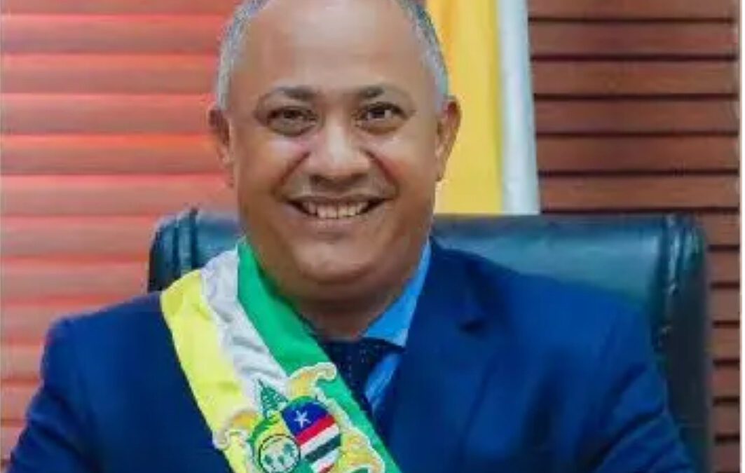 Após licitar R$ 50 milhões para tapa-buracos, prefeito Preto lança edital de R$ 20 milhões para estradas vicinais em Vargem Grande.