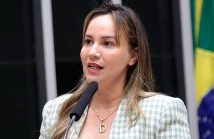 O povo precisava, ela faltou: Deputada Detinha (PL-MA) ignorou a população e não votou a favor da isenção do IR para quem recebe até R$ 5 mil mensais.