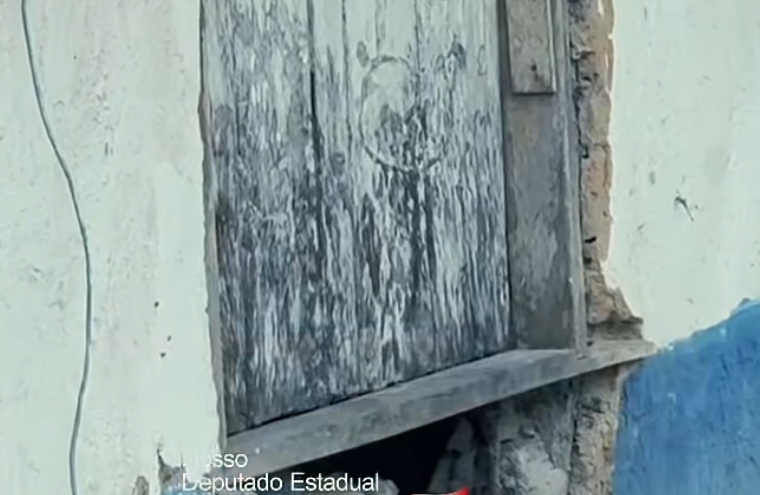 Deputado denuncia escola de taipa em Vargem Grande mesmo após milhões recebidos.