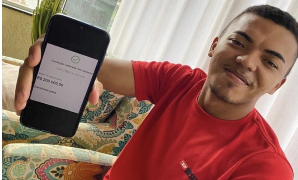 Estudante do MA devolve PIX de R$ 200 mil recebido por engano e é recompensado.